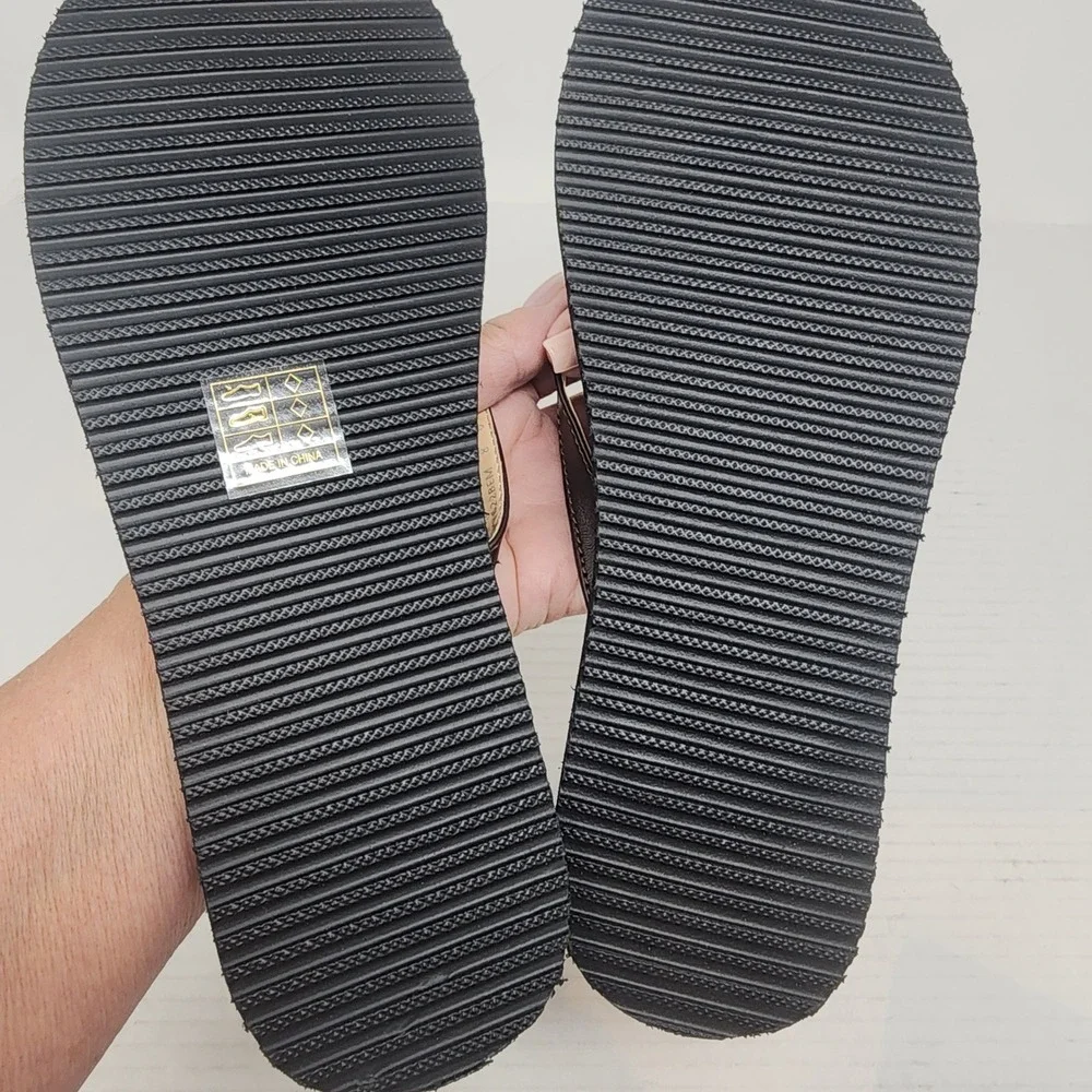 Dream Pairs‎ Flip Flop Sandals Womens 8 Brown Black Gold Detail Casual NWT